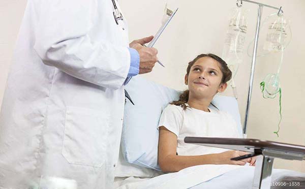 一名13岁的学霸少女患上尿毒症