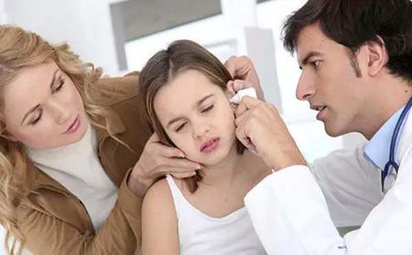 在日常生活中造成小儿耳聋的元凶有哪些呢  看专家怎么解释的